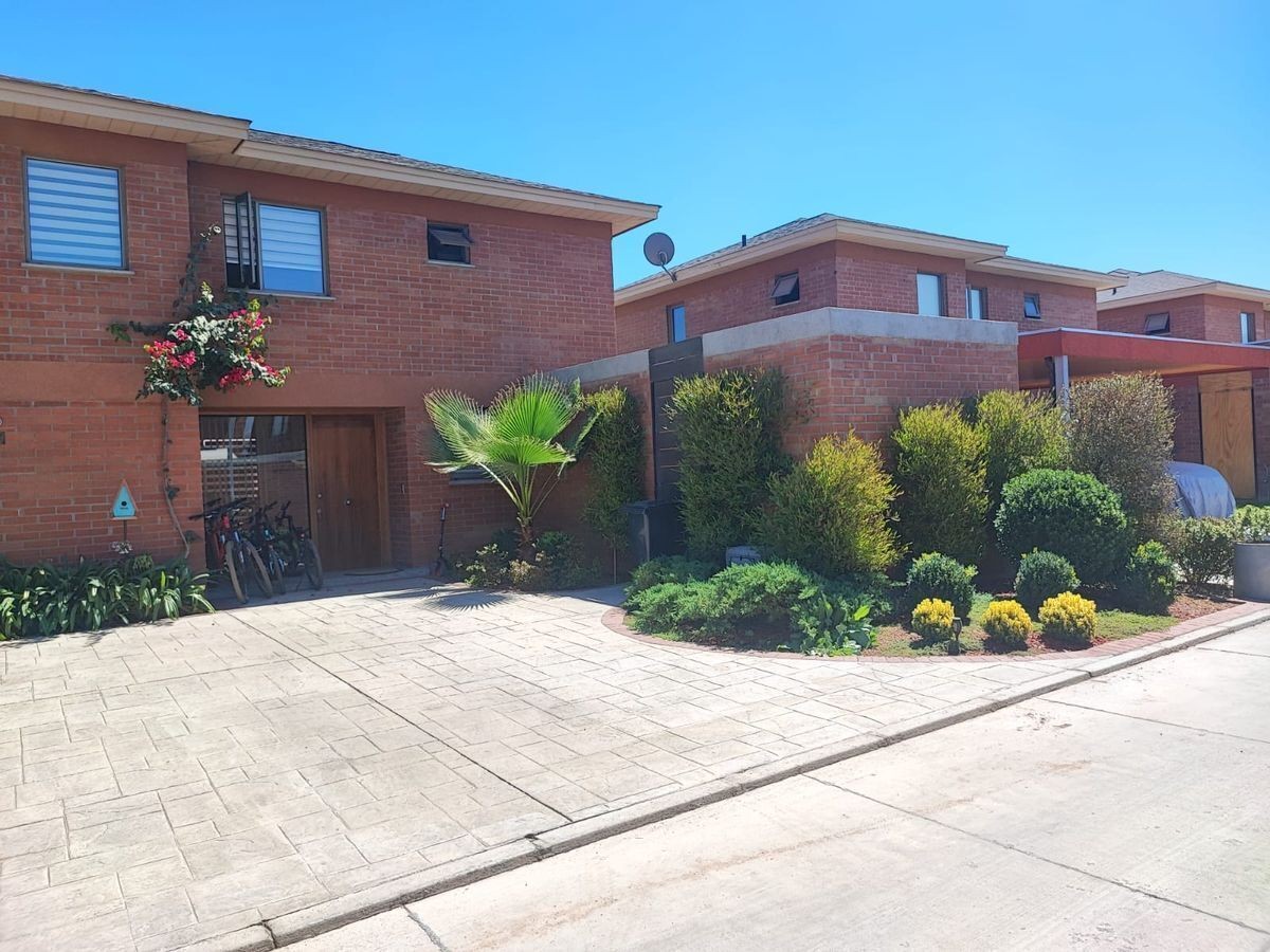 excelente casa en Buin dentro de lujoso condominio en Buin, Región ...