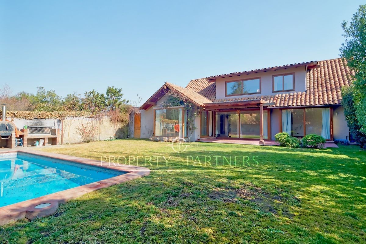 Impecable!! Condominio, Valle de La Dehesa en Valle La Dehesa, Los ...