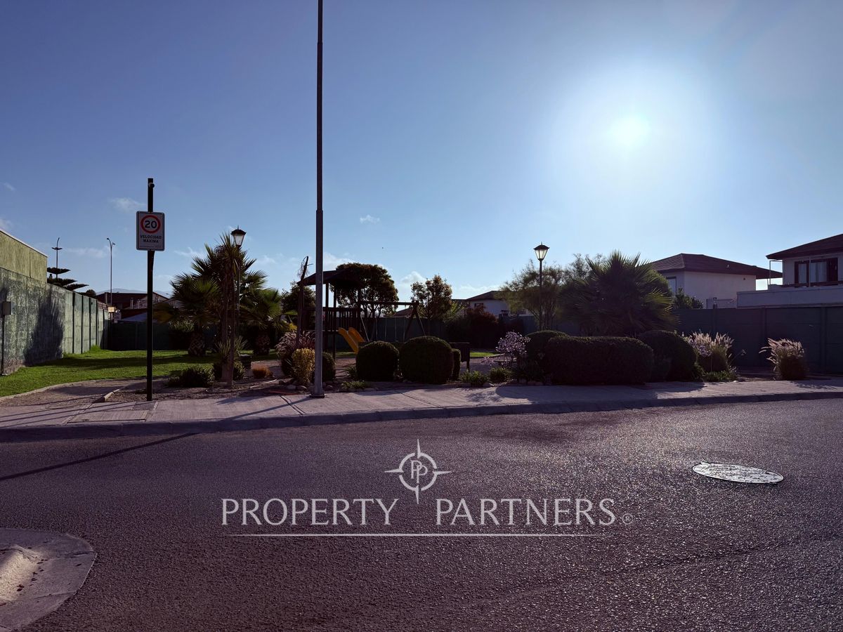 ARRIENDO: Casa en Condominio Seguro sector la Pampa a pasos de ...