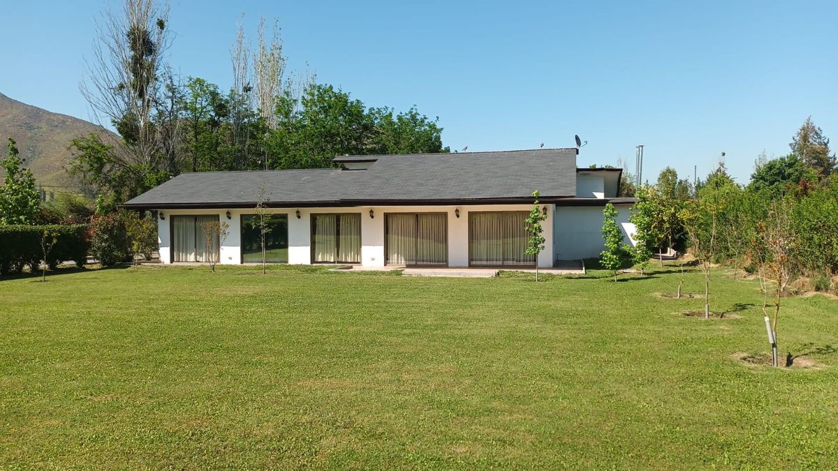 Hermosa Parcela con Dos Casas y Amplio Terreno en Calera de Tango ...