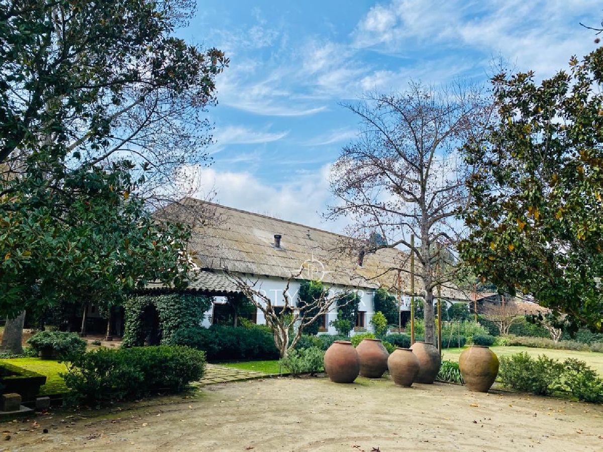 Santa Cruz, Preciosa Casa con Extraordinario Jardín