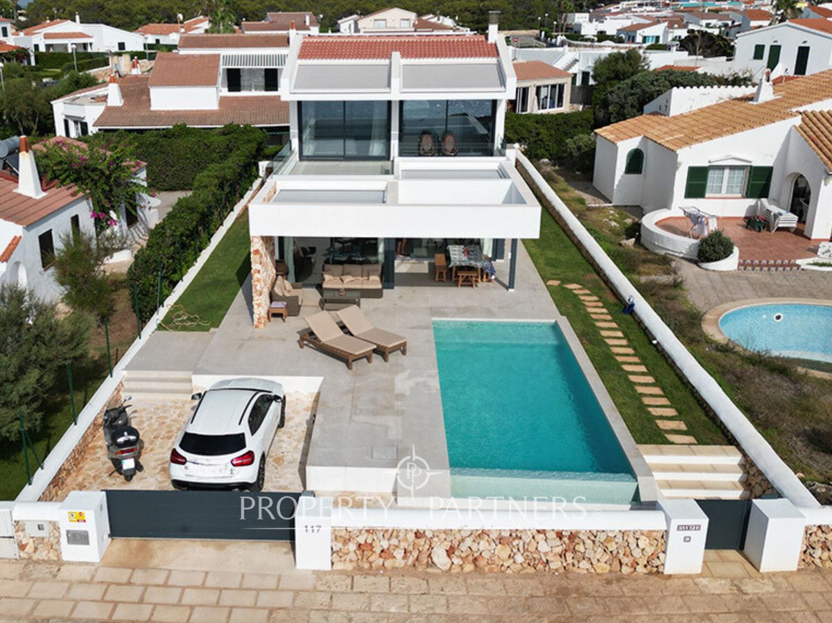 Chalet en Primera Línea del Mar en Cap d Artrutx en Menorca, Islas